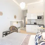 Ultra - New - Comfy