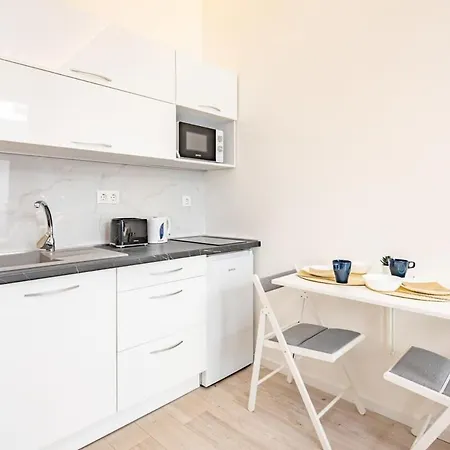 Ultra - New - Comfy *